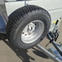 RUEDA DE REPUESTO CON SOPORTE